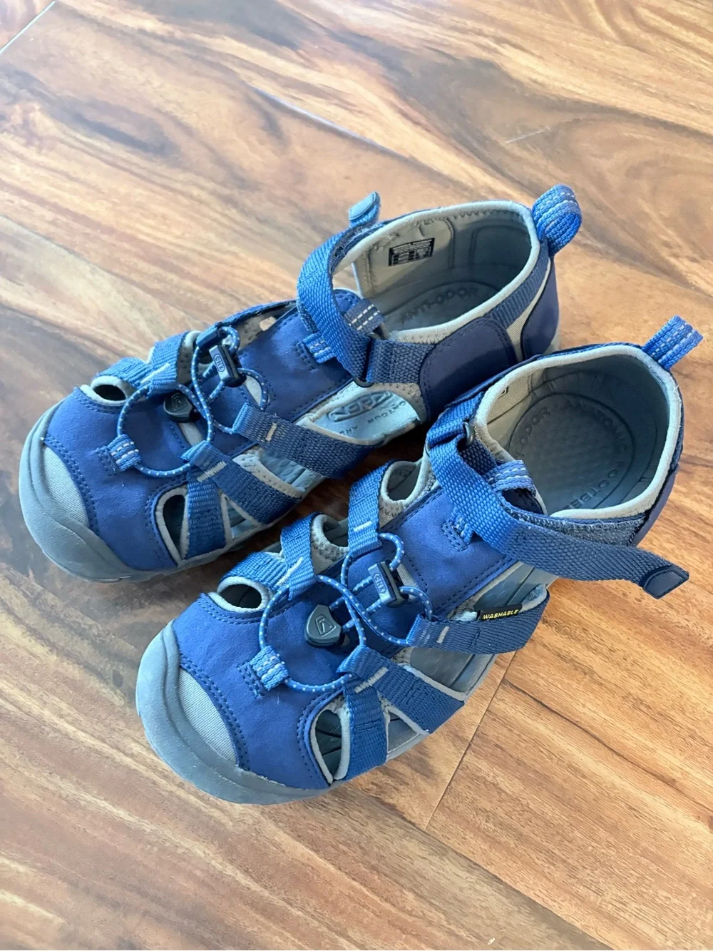 Keen Keens Big Kids Navy Blue Unisex Classic Sandals Shoes 5 US Like New Boys